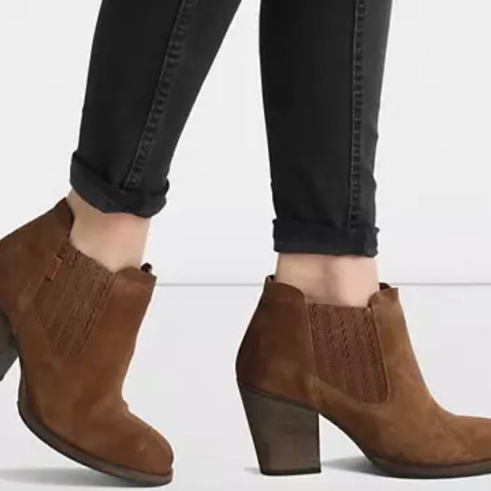 Levi’s Folsom ankle suede boots for women, US 9